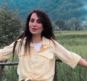 ستایش سوسن‌آبادی