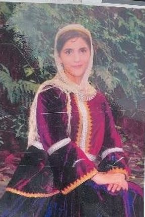 حنانه عزیزی