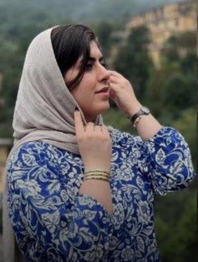 زهرا محمودپور