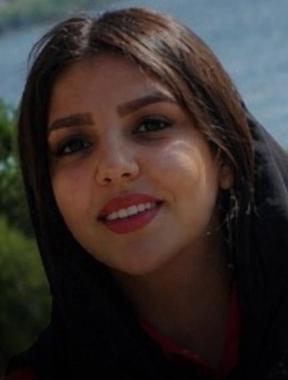 زهرا مرادی